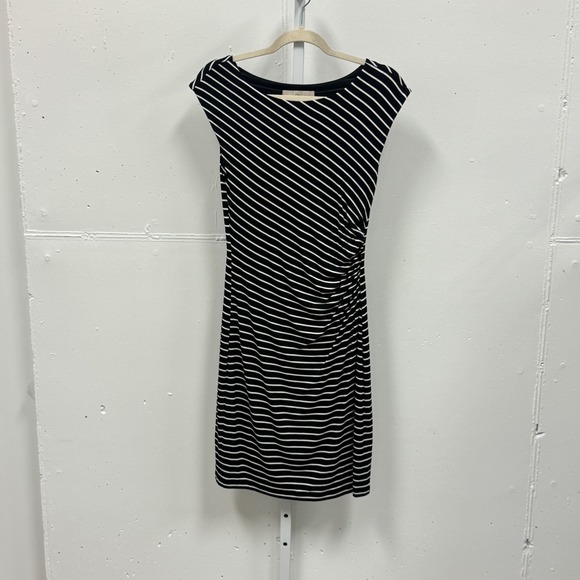 LOFT Dresses & Skirts - NWT Loft Black White Striped Ruched Sheath Knee Length Dress Cap Sleeve XS Soft